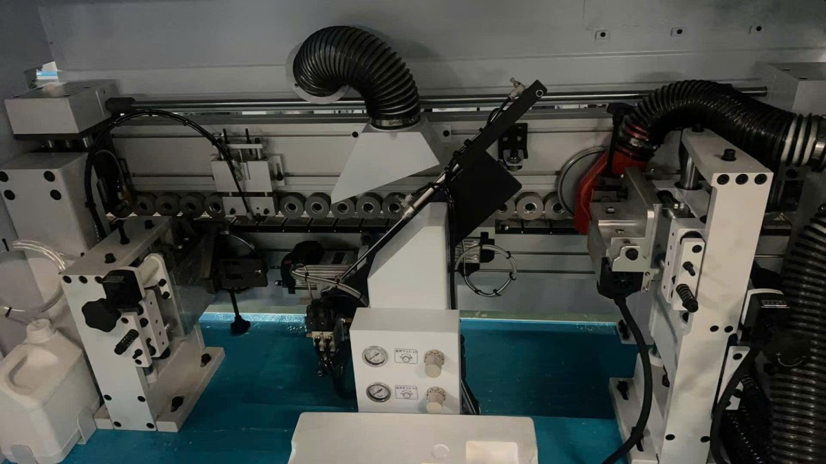 MÁY DÁN CẠNH 45 ĐỘ MFB-365X / SENIA