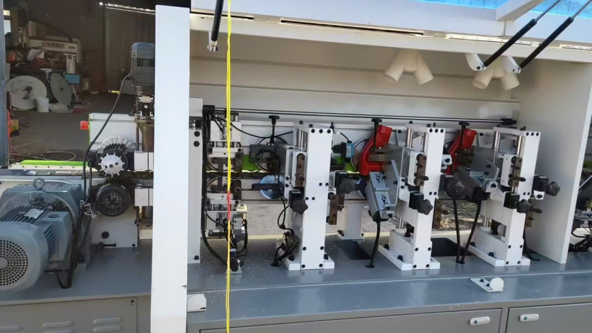 Máy dán cạnh SBS 556 đã qua sử dụng