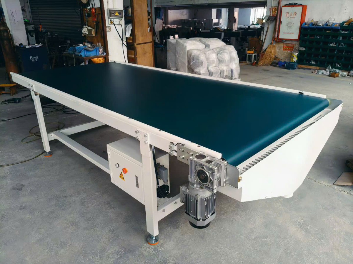 Máy cấp liệu dạng băng tải