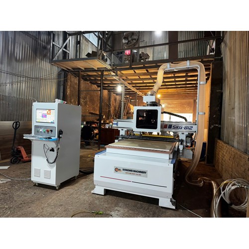 MÁY CNC 1 ĐẦU  12 DAO TDTD SKG812
