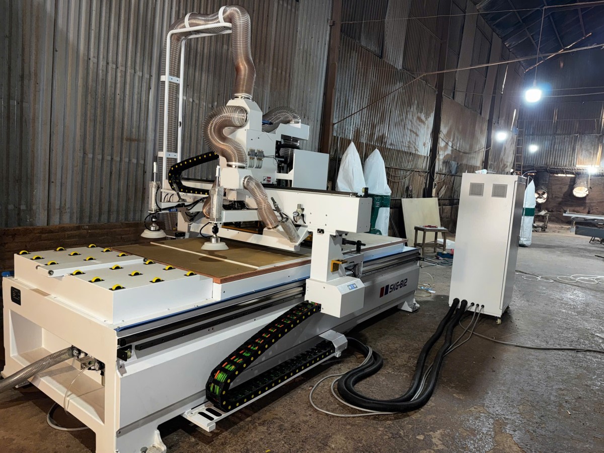 MÁY CNC 1 ĐẦU  12 DAO TDTD SKG812